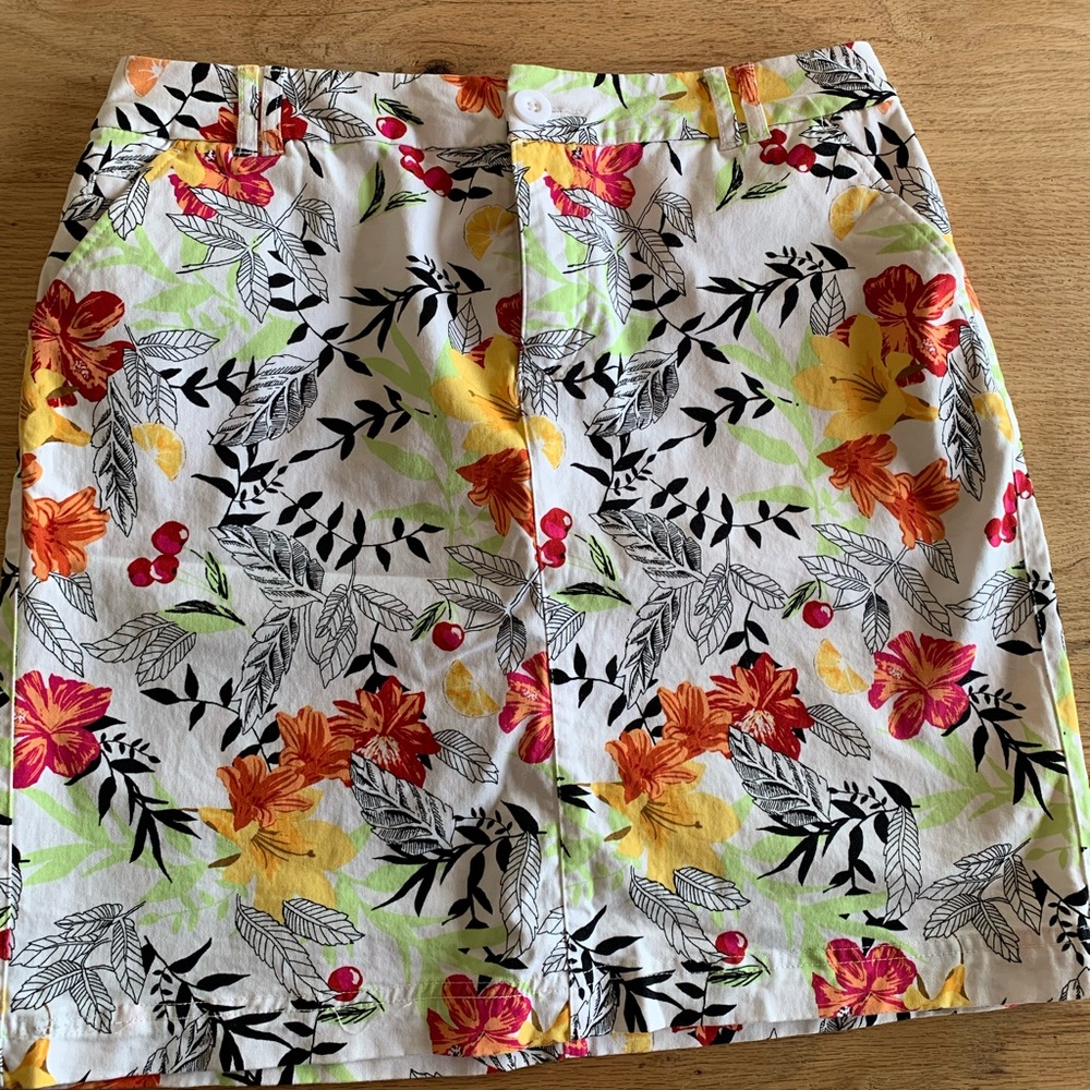 Christopher and Banks Floral Denim Mini‎ Skirt Cotton Women’s Size 4 Preloved